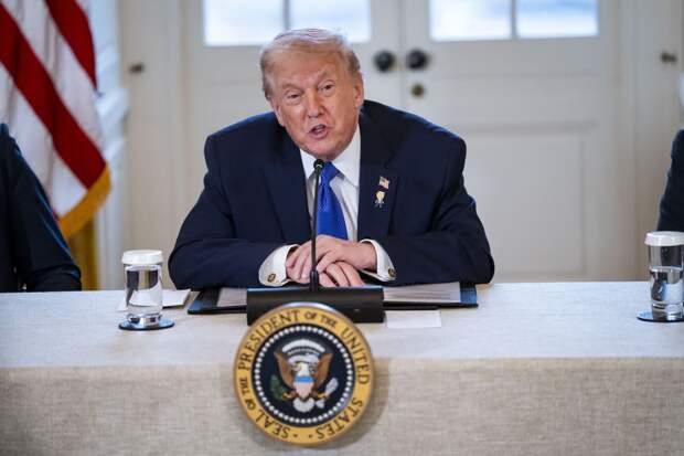 Трамп заявил, что НАТО должна помочь США присоединить Гренландию