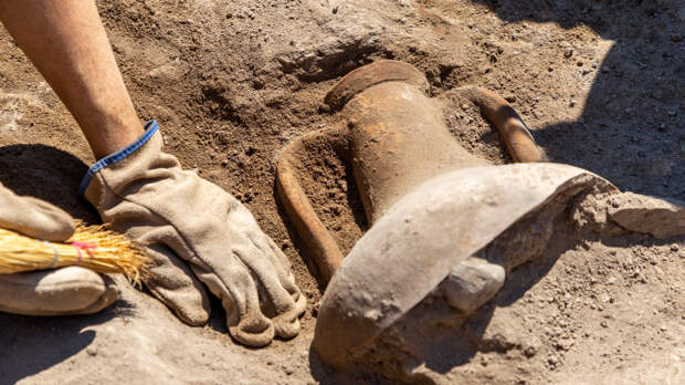 На Кипре обнаружены 3000-летние гробницы элиты бронзового века