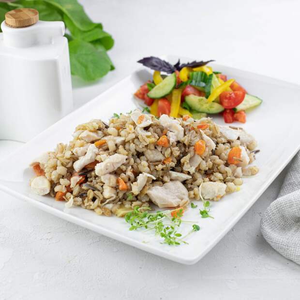 #БлюдоДняДЕМ: плов из дикого риса с крупой, овощами и цыпленком!