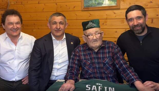 В Лаишевском районе поздравили ветерана Габдрахмана Сафина, которому исполнилось 104 года