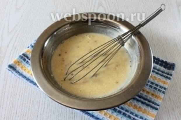 Нагревайте до растворения шоколада. У меня шоколад был с кусочками фундука.