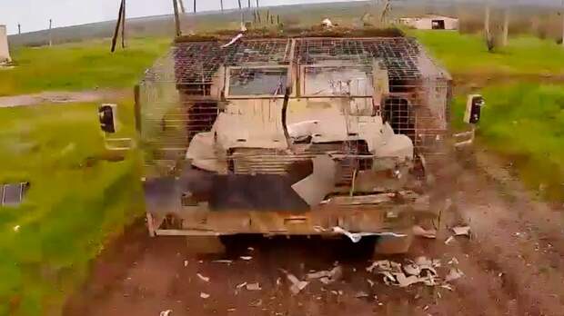 Российские дроноводы поразили бронемашину MaxxPro в зоне спецоперации