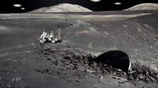 Астроном-любитель успел заснять 2 летающие тарелки, пролетевшие рядом с Луной