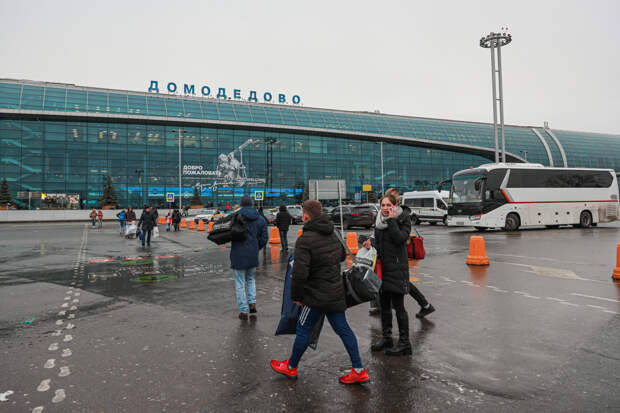 СМИ сообщили о массовых сокращениях в «Домодедово»