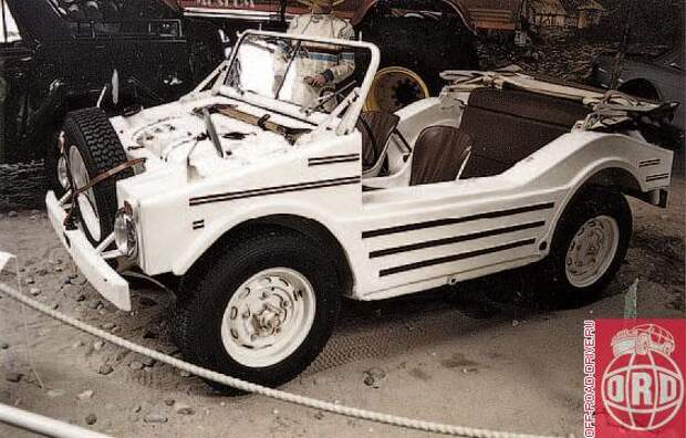Вездеход-амфибия Porsche Typ 597 (1954– 1958) оснащался 1,6-литровым 60-сильным двигателем, «позаимствованным» у спортивного Porsche 356. Но бундесвер посчитал машину чрезмерно дорогой и предпочел ей неплавающий DKW Munga.