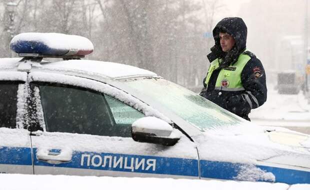 Полицейские прервали путешествие пятиклассниц с 1,4 миллиона рублей