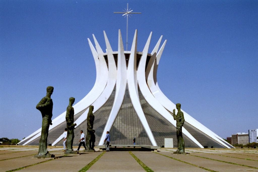 Вопреки законам архитектуры: музей в Нитерое, торговый центр в Сопоте и другие шедевры строительного дизайна