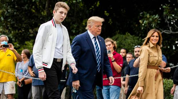 Дональд Трампс женой и сыном Бэрроном