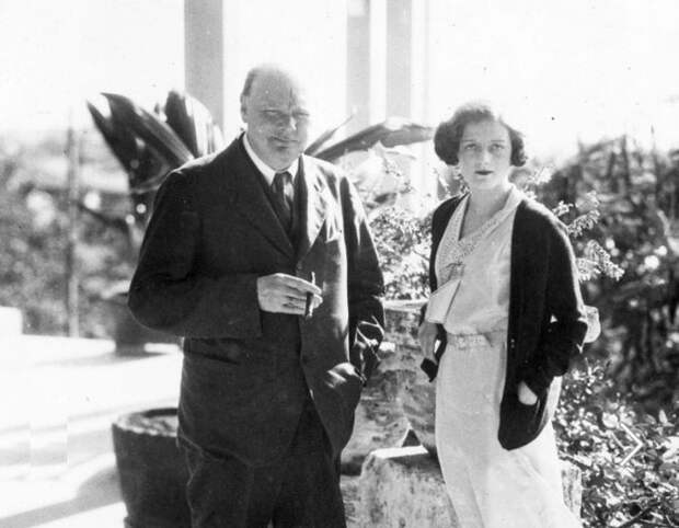 Уинстон Черчилль с дочерью Дианой. / Фото: www.gettyimages.com