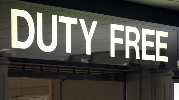 В аэропорту Алма-Аты участники протестов разгромили терминал и Duty Free