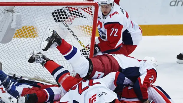 «Ак Барс» продлил контракт с хоккеистом Галимовым