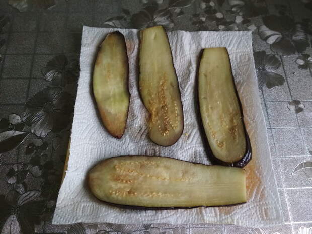 Рулетики из баклажанов с сыром и орехами – вся семья обожает эту закуску, готовы кушать её хоть каждый день