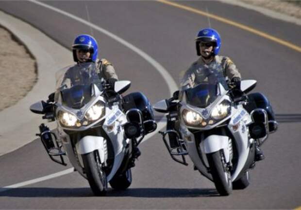 Kawasaki отозвали полицейские байки - Фото 1