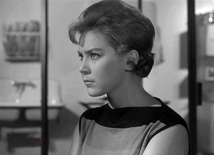 Лариса Голубкина в фильме *Дайте жалобную книгу*, 1965 | Фото: kino-teatr.ru