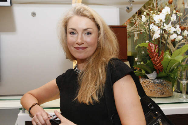 "Ведомости": в комитет КПРФ по поддержке Мадуро может войти Мария Шукшина