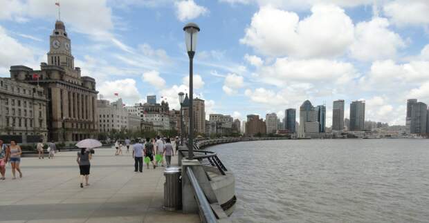 today-the-bund-is-one-of-the-most-beautiful-places-in-all-of-china