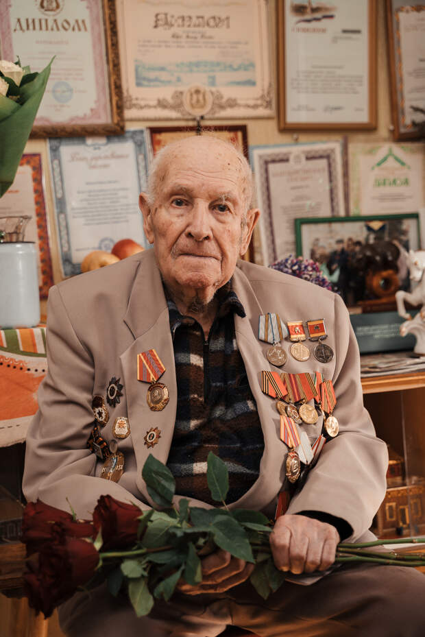 Игорь Руденя поздравил со столетием ветерана Великой Отечественной войны Виктора Павловича Боброва
