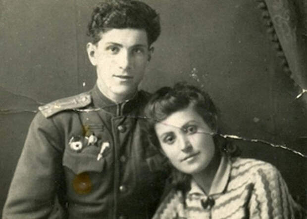 Григорий и Ирина Чухрай. 1944 год. Григорий и Ирина Чухрай. 1944 год.