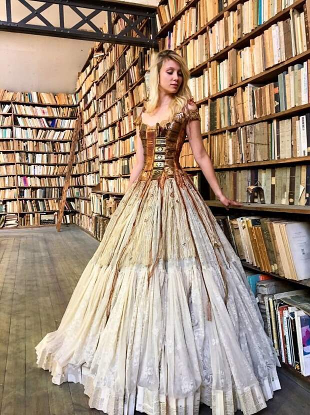 Платье из книжных корешков Сильви Фасон, красота, креатив, мода, одежда, платье, фантазия