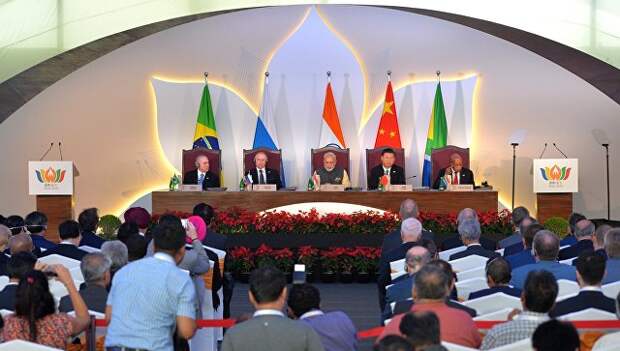 Встреча лидеров стран БРИКС в отеле Taj Exotica в индийском штате Гоа
