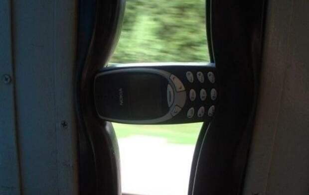 Отличный упор Nokia 3310, гаджеты, кнопочные телефоны, кнопочный телефон, ностальгия, приспособления, телефоны