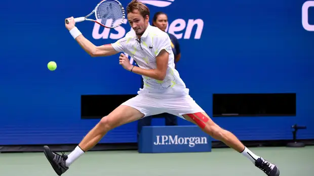 Сафин назвал детским садом попытки Медведева использовать укороченные удары в финале US Open