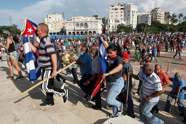 Политолог рассказал о причинах протестных акций на Кубе