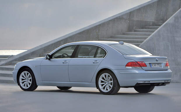 Ключевые изобретения в автомобильном мире: кто был первым?