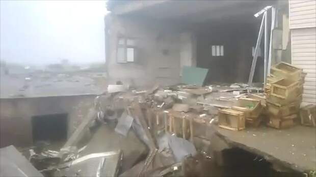 В Сети появилось видео последствий обрушения базы в Красноярске