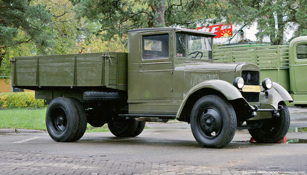 ЗИС-5 «Захар Иванович» - старый добрый советский грузовик.