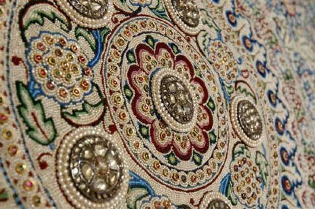 Шедевры вышивки - «Жемчужный ковер» Барода, созданный в Индии в позапрошлом веке