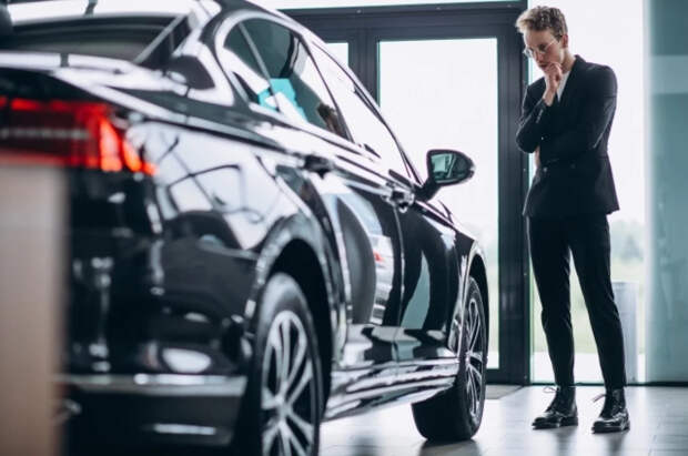 Эксперт Шапарин оценил идею налога на покупку элитных автомобилей