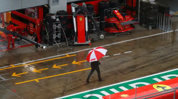 Третья свободная практика Гран-при Штирии отложена на неопределённый срок из-за ливня