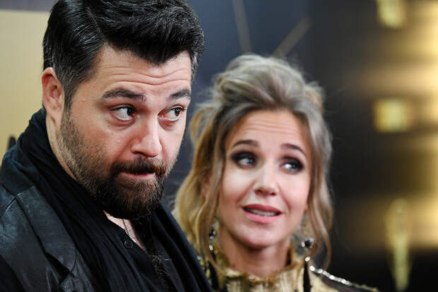 Алексей Чумаков признался, почему они с Юлией Ковальчук на самом деле скрывают дочерей