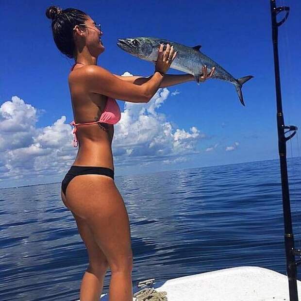 Милые девушки на рыбалке