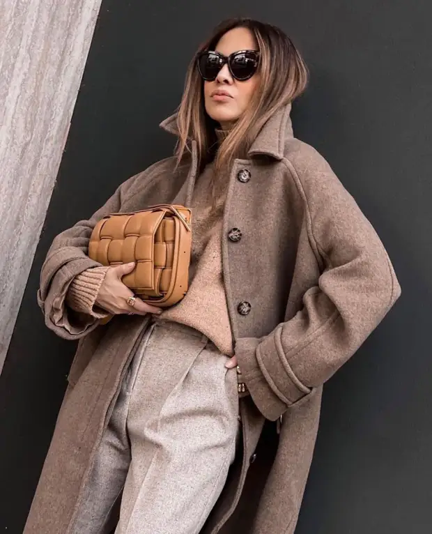 Как и с чем носить пальто-кокон: 12 модных и интригующих идей