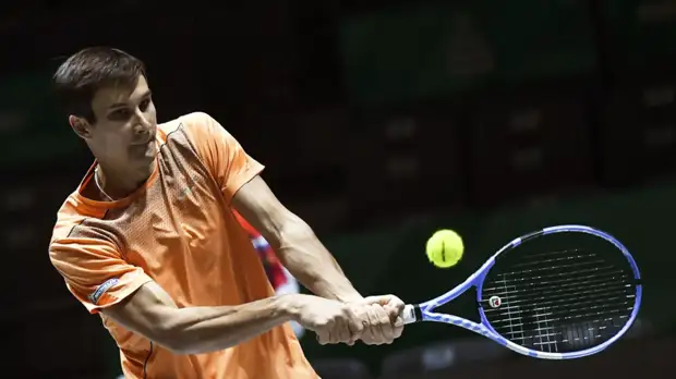 Российский теннисист Донской завершил выступление на Кубке Кремля