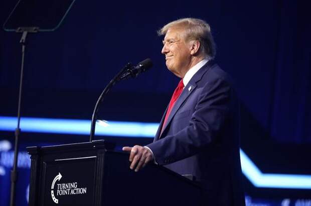 Guardian: в Европе опасаются, что Трамп бросит Украину ради партнерства с РФ