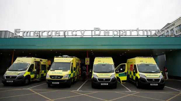 В Британии за сутки выявили почти 25 тысяч случаев коронавируса