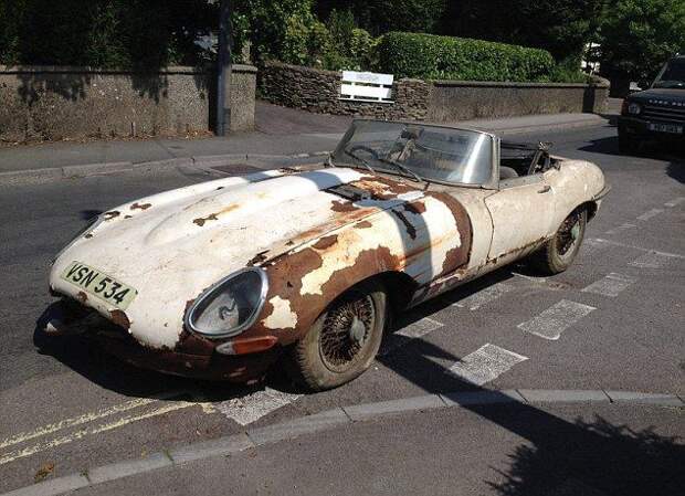 Сгнивший Jaguar E-type оценивается в круглую сумму jaguar e-type, авто