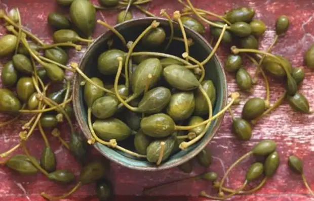 Что такое каперсы и с чем их правильно есть