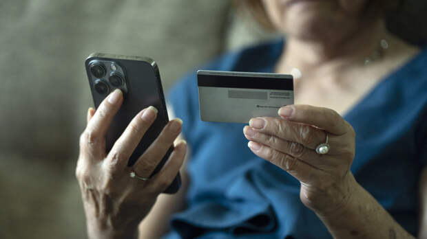 Тюменская пенсионерка отдала 3,5 млн рублей запугавшим её мошенникам