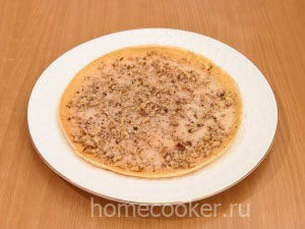 Блинный торт Posypaem orehami 300x225 Блинный торт