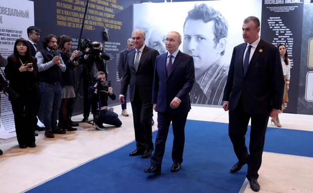 "Продолжение обязывает": что увидел Путин на выставке Жириновского