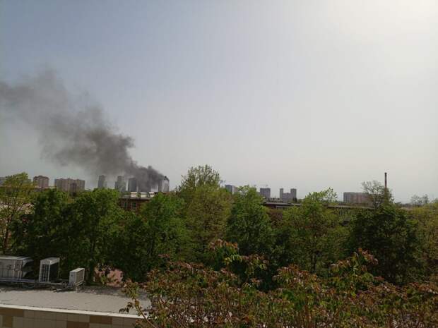 Серия взрывов на крыше: в Краснодаре горит 24-этажный ЖК "Фонтаны"