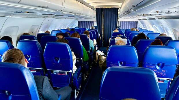 Врач из Уфы спасла трех пассажиров самолета