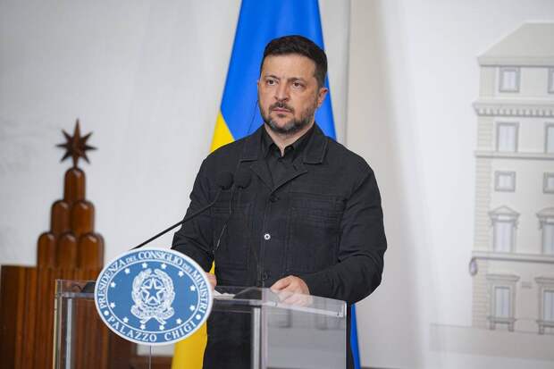 Журналист напомнил Зеленскому о «кормящей руке» после его слов о Вэнсе