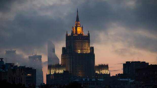 Михеев: Россия десятилетиями вынуждена кормить откровенных врагов