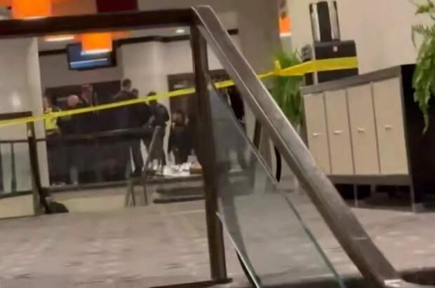 Появились кадры со стрелявшим в отеле, где проходил приём с Трампом