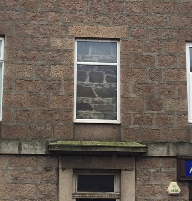 заложить окно